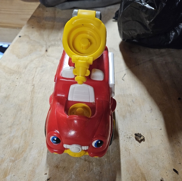 Little People fire engine - Picture 2 of 8